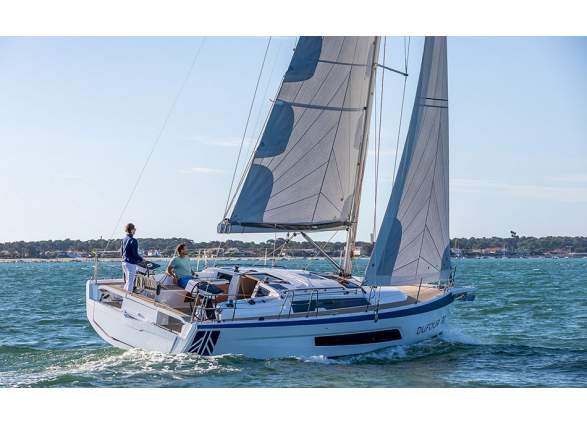 2023-11/dufour-37-sailboat-dufour-yachts-photo-boat-5