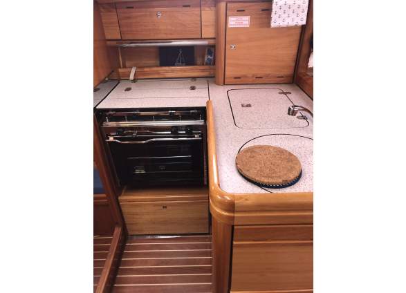 2026-03/2-bavaria-31-cruiser-in